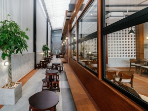 R Coffee - A Modern Industrial Touch with PUKACO Effect Paint