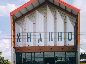 NHA KHO Coffee - An Industrial Masterpiece Featuring Rust Effect Paint