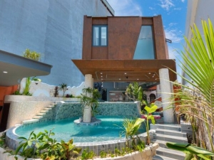 RUST EFFECT PAINT: TRANSFORMING A VILLA INTO A COMPLETE ARCHITECTURAL MASTERPIECE
