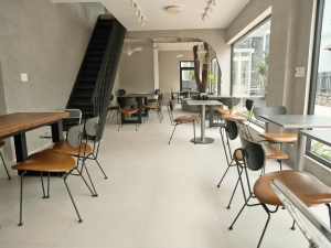 Modern Café Design Trends 2025: Redefining Spaces with PUKACO Concrete & Rust Effects